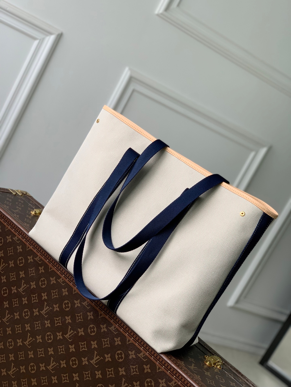 Louis Vuitton Escale