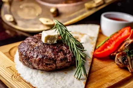 вес. БИФШТЕКС рубленый  2,5 кг в уп.