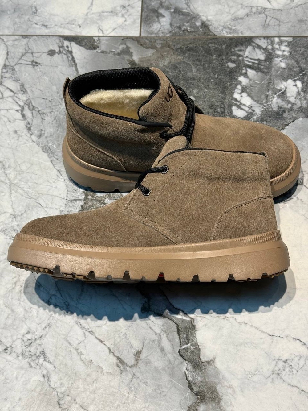 UGG