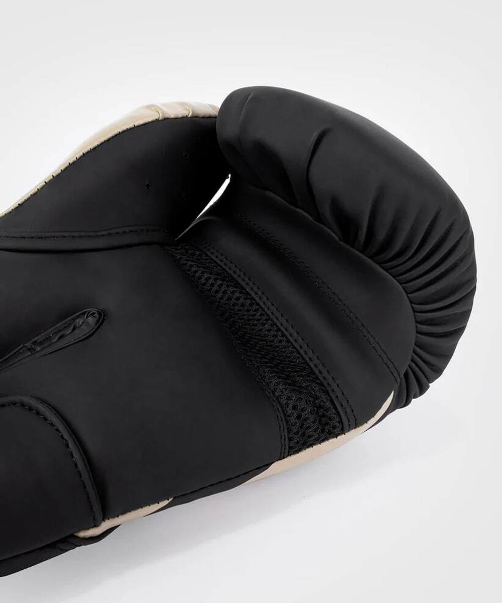 Перчатки боксерские Venum Challenger 4.0 Black/Beige
