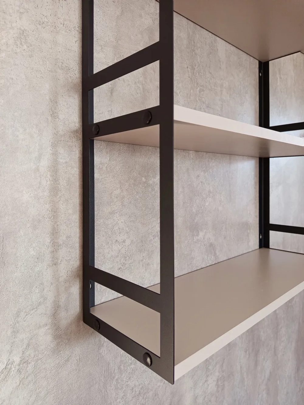 Полка настенная книжная тройная лофт Кашемир