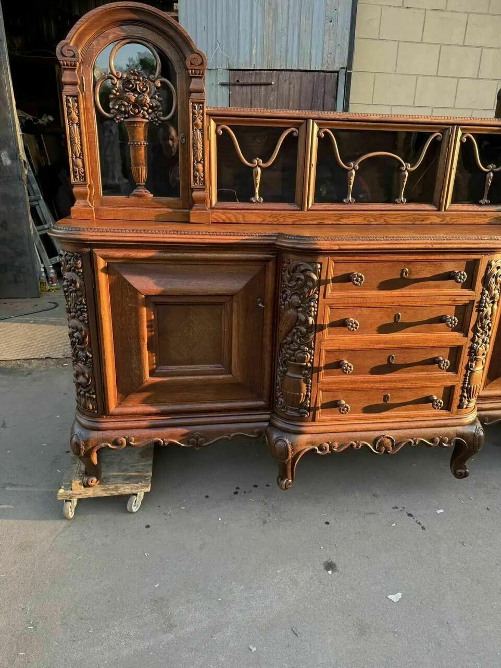 Старинный редкий буфет