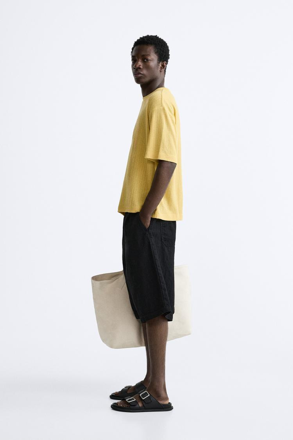 ZARA ФУТБОЛКА С ВЕРТИКАЛЬНЫМ РЕЛЬЕФНЫМ УЗОРОМ, ЖЕЛТЫЙ