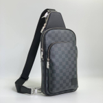 Сумка-слинг Louis Vuitton