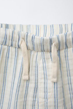 ZARA ШОРТЫ ИЗ РЕЛЬЕФНОЙ ТКАНИ В ПОЛОСКУ, ЭКРЮ/СИНИЙ