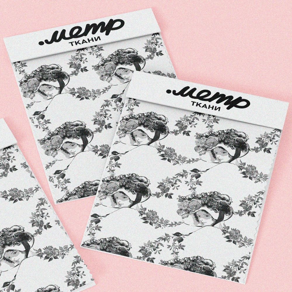 Ткань блэкаут девушка в сером