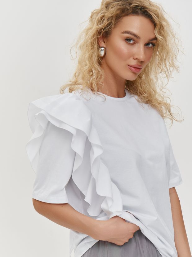 Футболка с воланом,белая