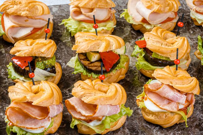 Сет бейгл-профитролей с мясом и овощами, 15 шт.