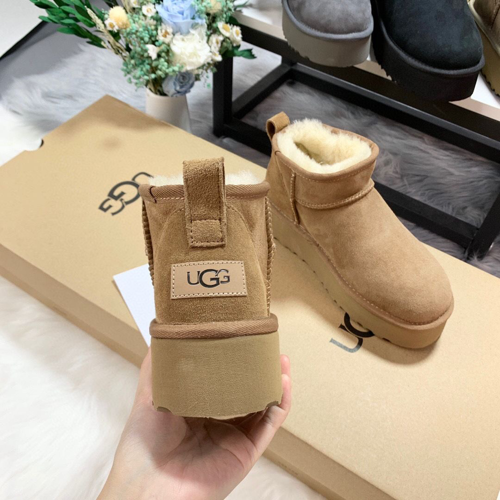 UGG