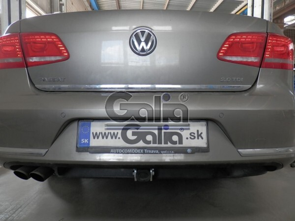Фаркоп оцинкованный Galia V071C для Volkswagen Passat B6 2005-2010, Passat B7 2010-2015, Passat CC 2012-, Passat Alltrack B7 2012-2015(паспорт и сертификат в комплекте)(без электрики)