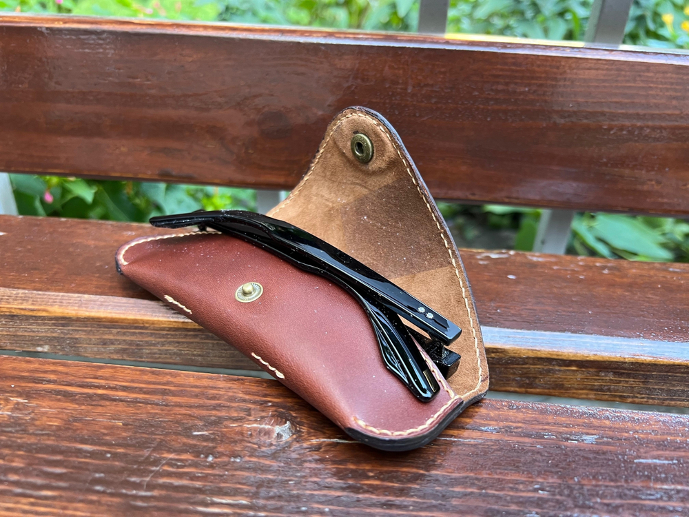 Футляр для очков "Custos Speculorum"