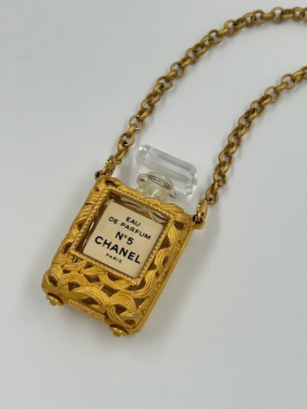 Кулон Chanel с духами Chanel №5