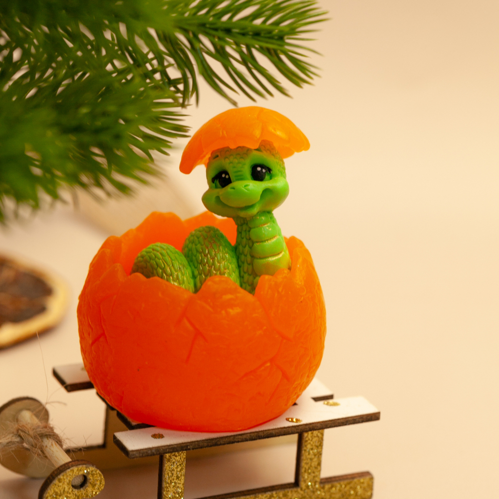 Змейка в мандарине