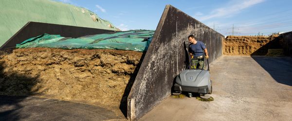 Чистка кормохранилищ в сельском хозяйстве
