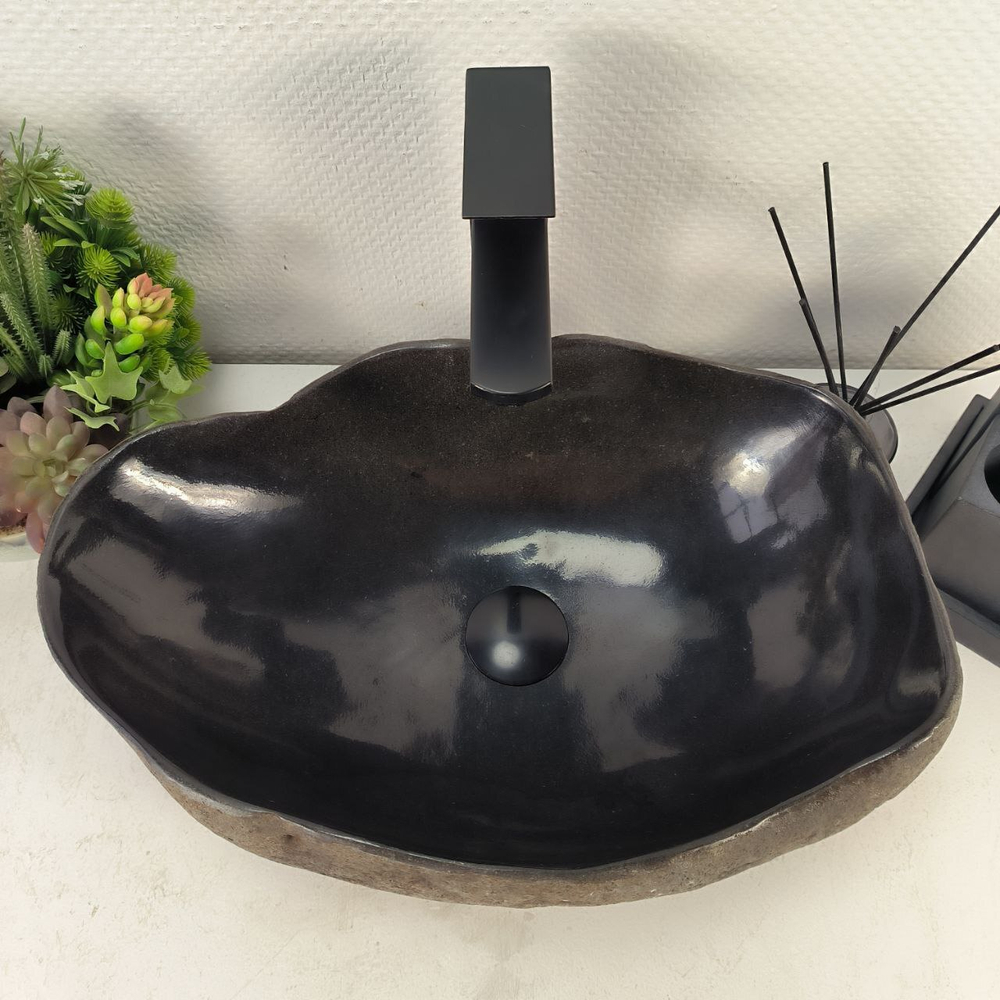 Раковина из речного камня RS-65084 48*33*15 0861