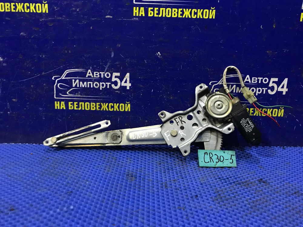 Стеклоподъемник передний правый TOYOTA TOWNACE 1990