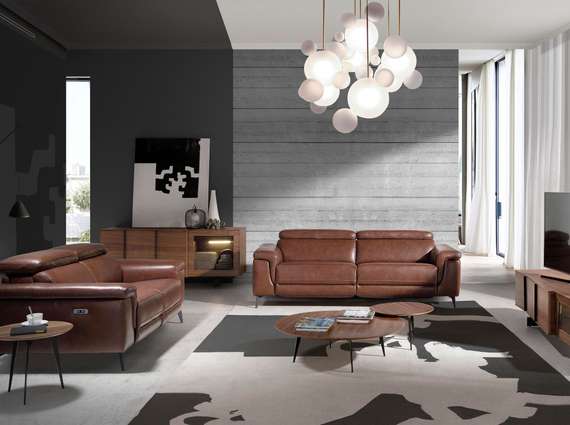 Сервант MK2005SB из ореха с внутренним освещением