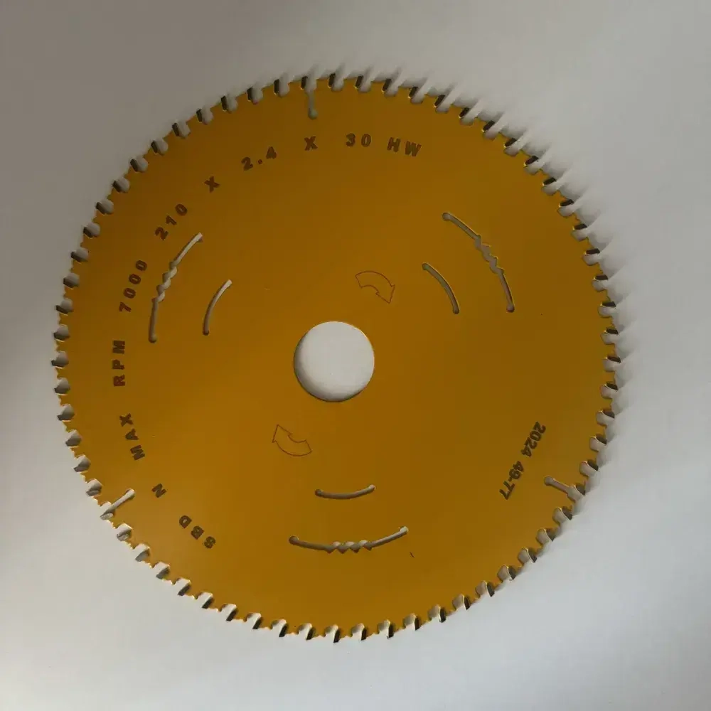 DeWalt Диск пильный 210 x 2.4 x 30; 64 зуб.