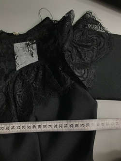 Платье просто роковое, с кружевной вставкой 42 размер