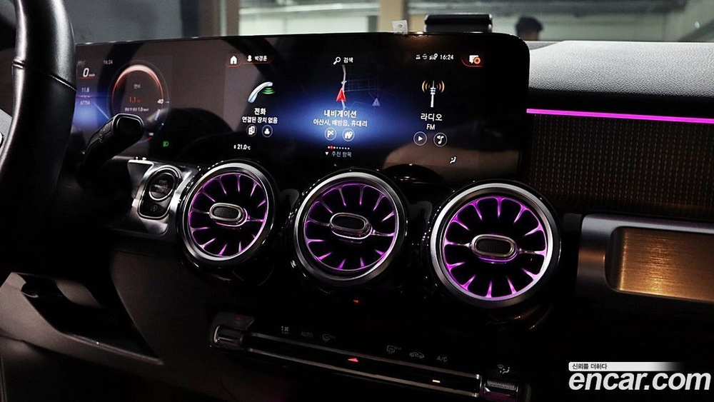 Mercedes-Benz GLB-Class X247 GLB220 (12.2020)