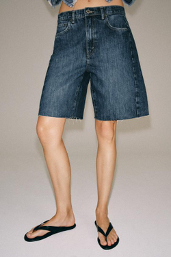 ZARA ДЖИНСОВЫЕ ШОРТЫ RELAXED СО СРЕДНЕЙ ПОСАДКОЙ — ZW COLLECTION, СИНИЙ