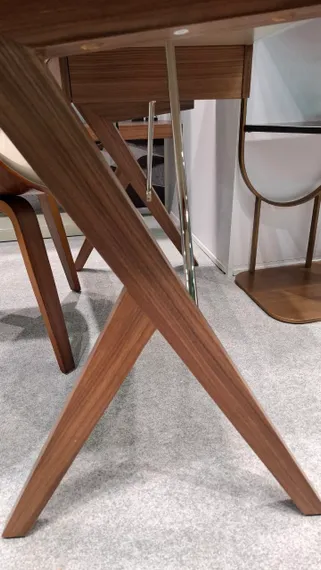 Письменный стол Mysen с выдвижным ящиком, орех