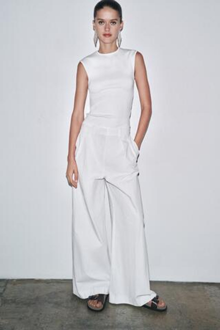 ZARA ФУТБОЛКА ИЗ ЭЛАСТИЧНОЙ ТКАНИ В РУБЧИК, БЕЛЫЙ