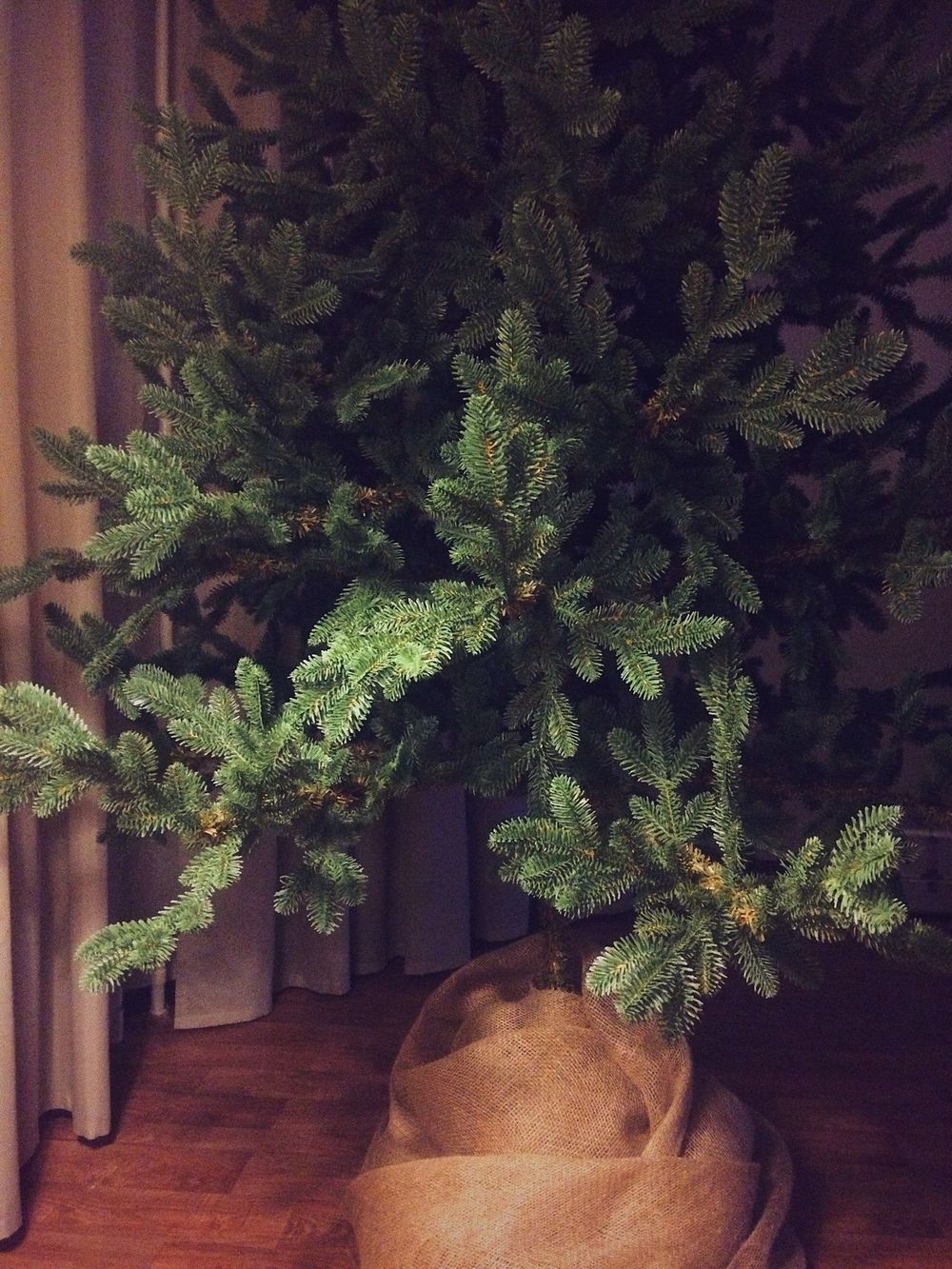 Искусственная ель на ножке «Датская» (Литая хвоя) высота от 1.2 м до 2.4 м