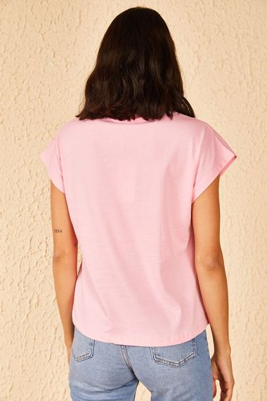 Qadın üçün yazılı çəhrayı t-shirt 10601002