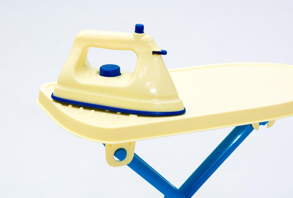 Игровой набор Золушка №3 (тазик, стир. и глад. доска, утюг, сушилка,плечики,прищепки) (Совтехcтром)