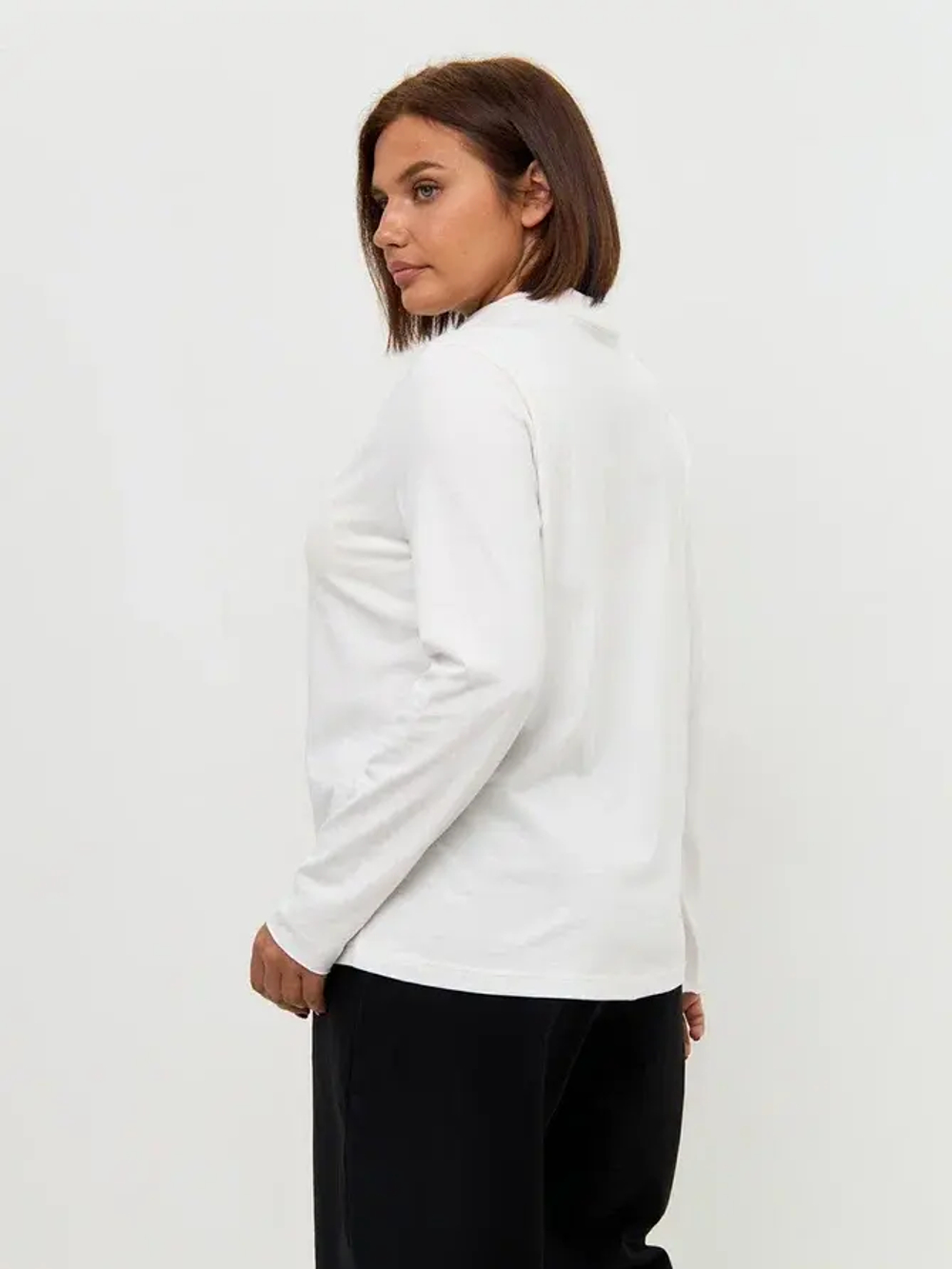 Лонгслив с цельнокроеным воротником экрю