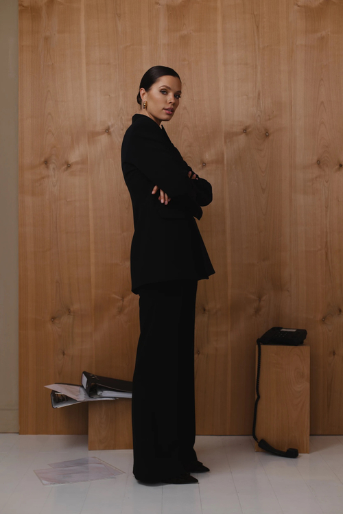 Брюки из вискозы расклешенные черные