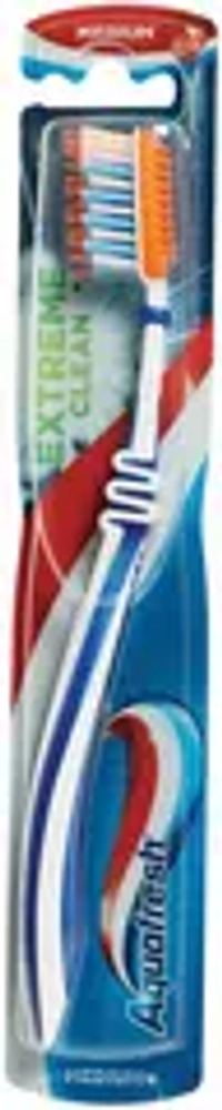 Зубная щетка Aquafresh Extreme Clean