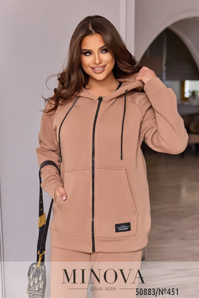 Костюм 451-бежевый Minova