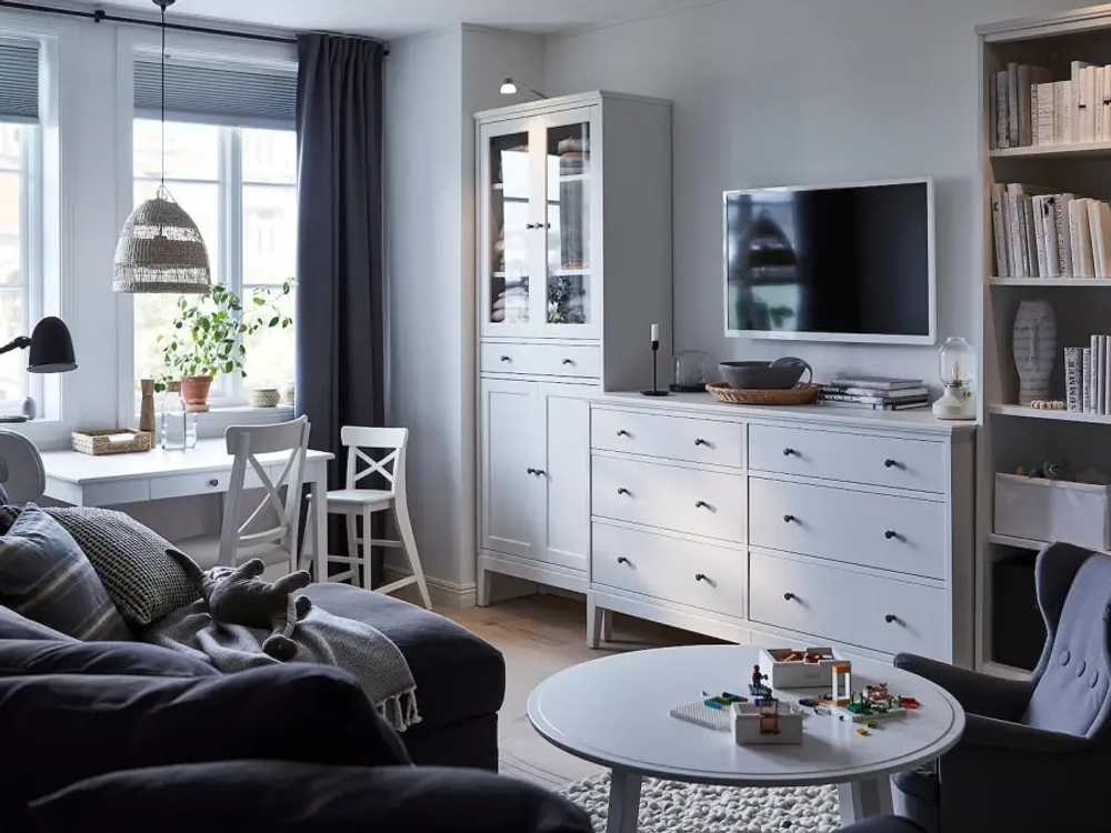 Шкаф со стеклянными дверцами - IDANÄS/IDANАS  IKEA/ ИДАНАС ИКЕА, 81x39x211 см, белый