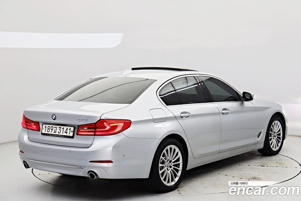 BMW 5 Series (G30) 520i Luxury (11.2019)