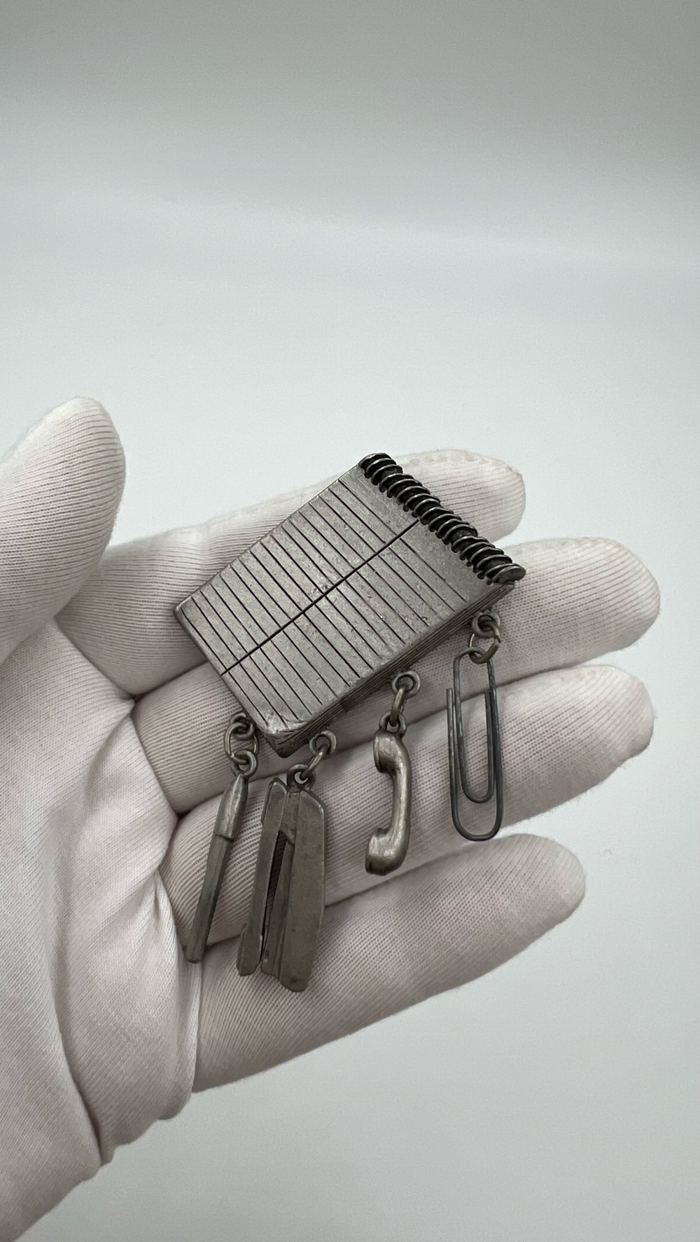 Брошь Офис JJ