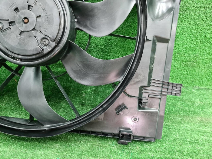 Диффузор с вентилятором Mercedes C W205 (14-23)