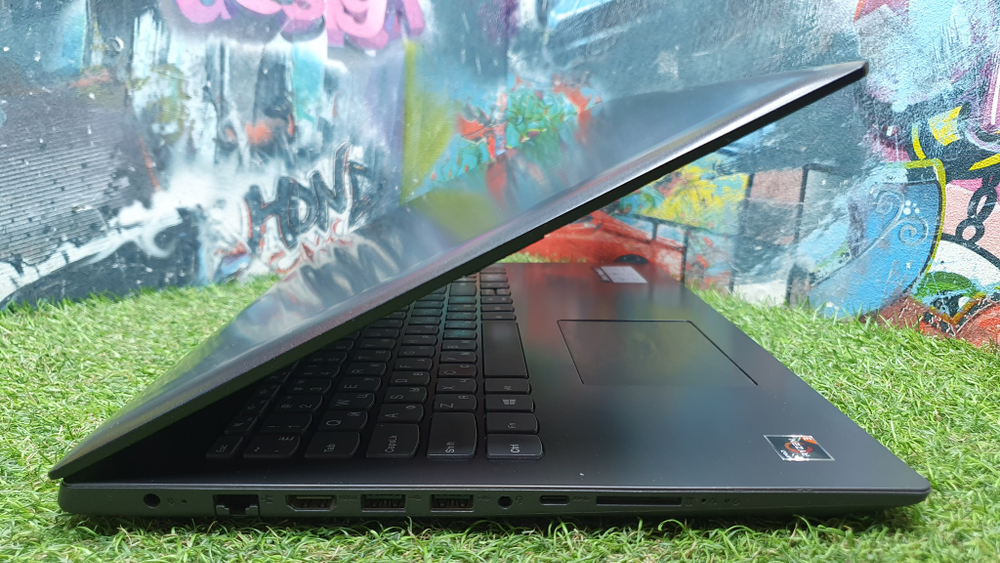 Ноутбук Lenovo Ryzen 3/8Gb/FHD/IdeaPad 330-15ARR 81d200c4ru/Windows 10