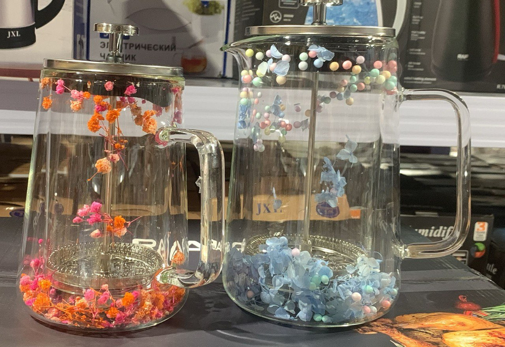 Стеклянный френч-пресс с сухоцветами (заварник)