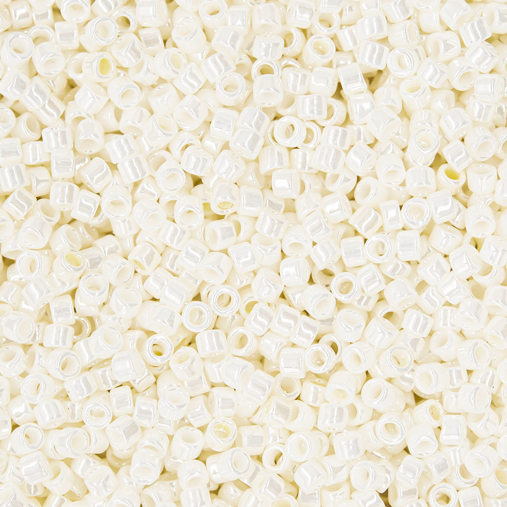 Японский бисер TOHO Treasure (№122), жемчужный глянцевый