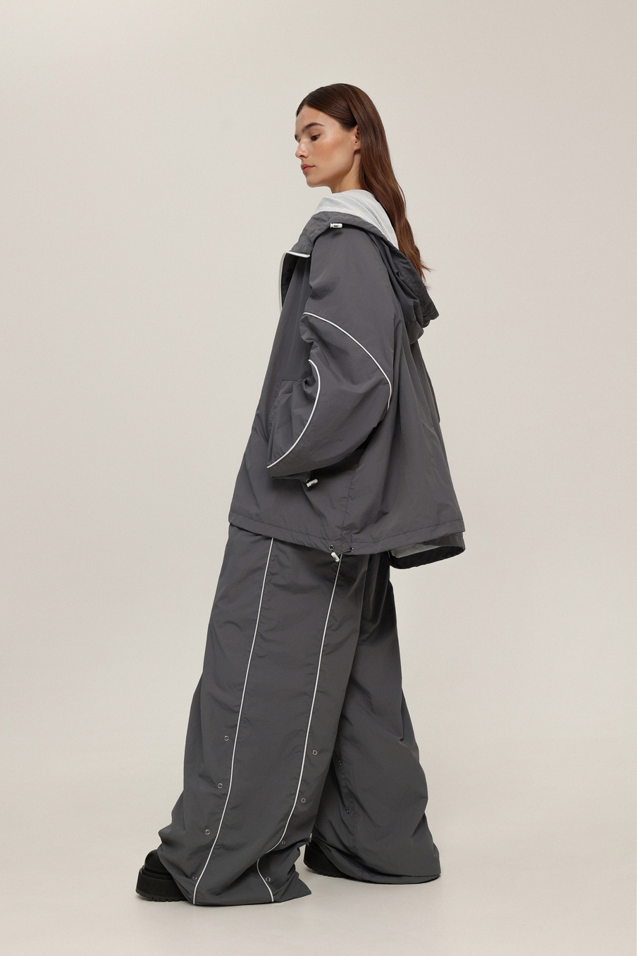 Ветровка с кантами