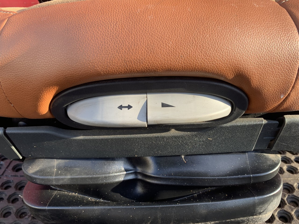 Сиденье водительское пневматическое 2023г