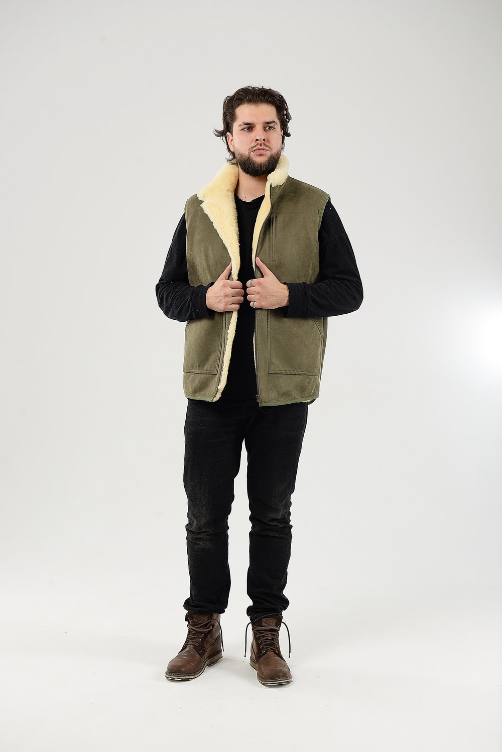 Жилет мужской из согревающей овчины