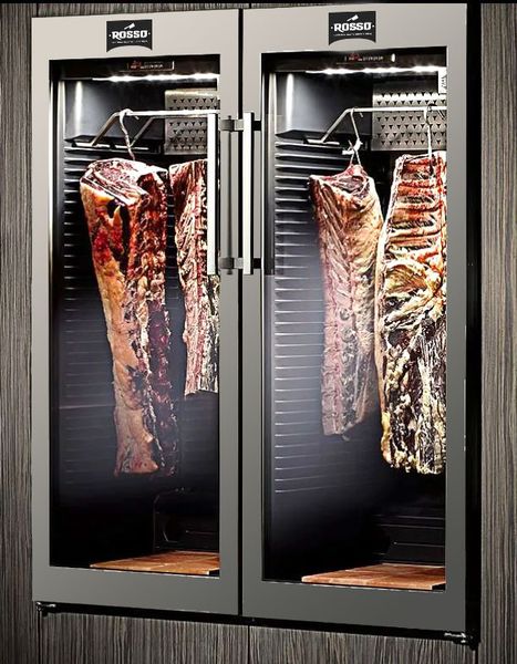 Новинки в ассортименте: премиальные стейковые отруба на кости