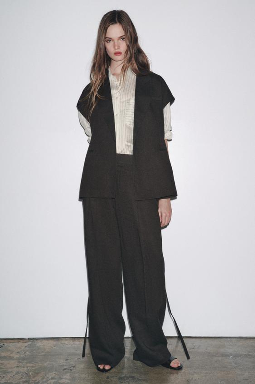 ZARA БРЮКИ ИЗ СМЕСОВОГО ЛЬНА С ЗАЩИПАМИ — ZW COLLECTION, КОРИЧНЕВЫЙ