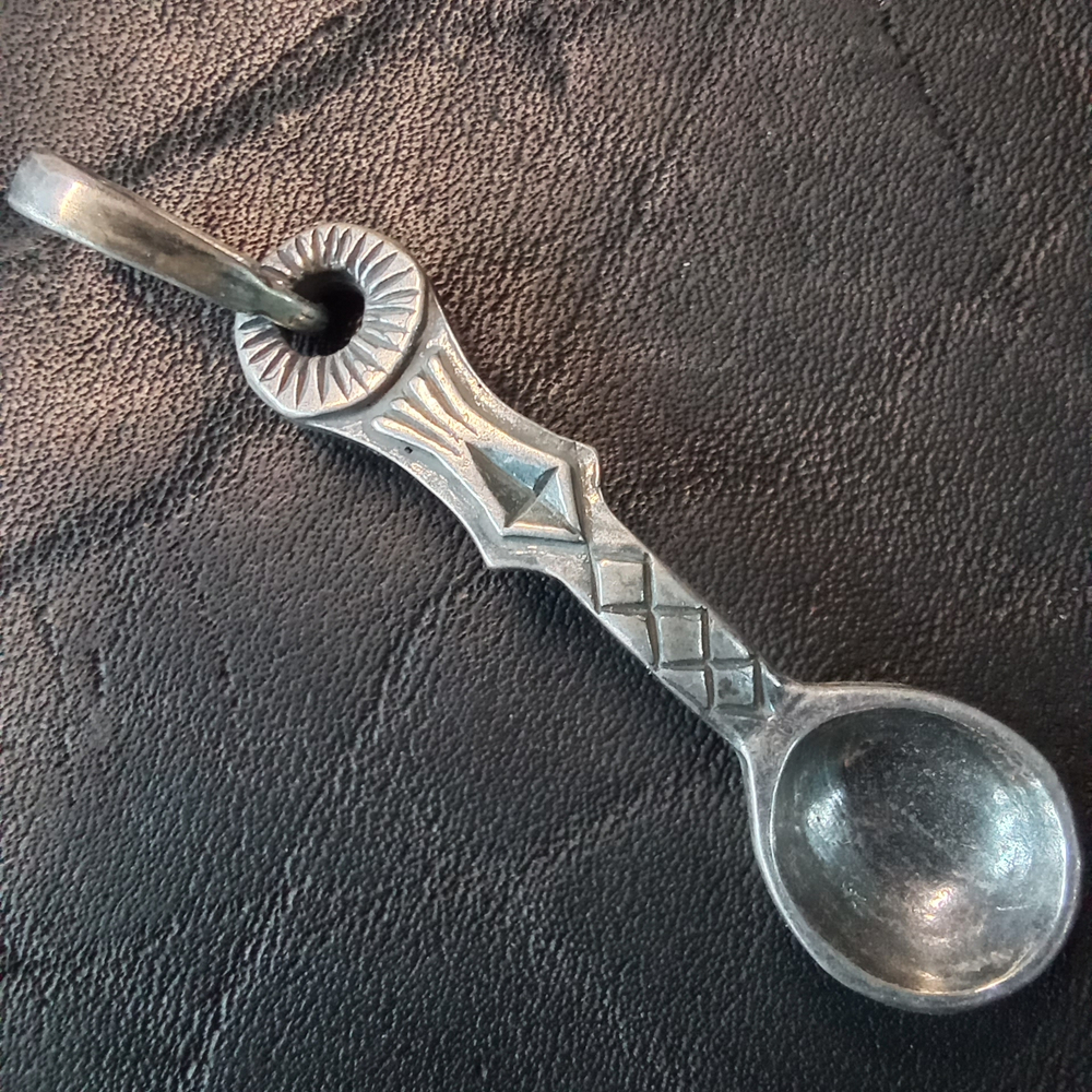 Подвеска. Ложка-загребушка