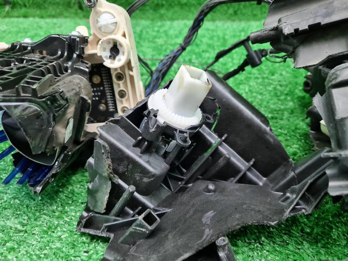 Битая Фара правая Mercedes AMG GT X290 (17-24) LED