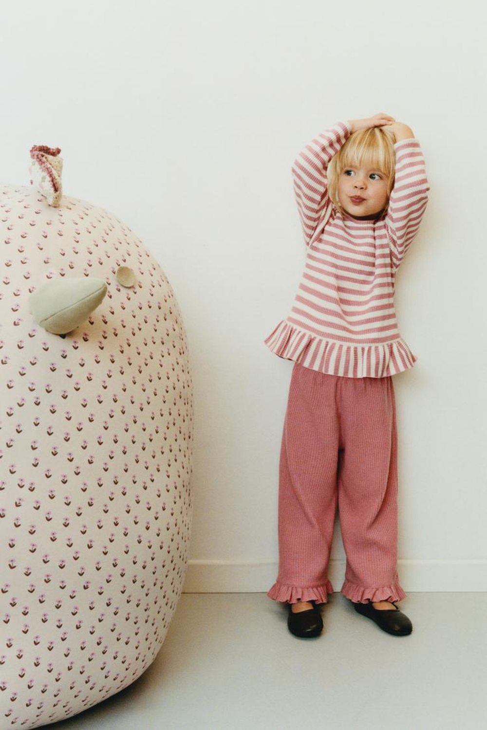 ZARA БРЮКИ-КЮЛОТЫ ИЗ РИФЛЕНОГО ТРИКОТАЖА С ВОЛАНАМИ, ЦВЕТ РОЗОВОГО ДЕРЕВА