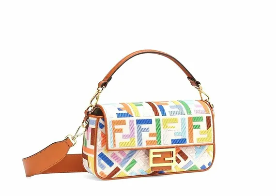 Сумка Fendi из холщовой ткани бежевого цвета Baguette
